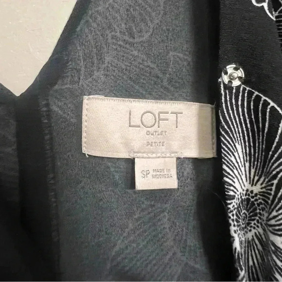 Loft Outlet Black & White Floral Romper - Size Small Petite - Picture 3 of 9